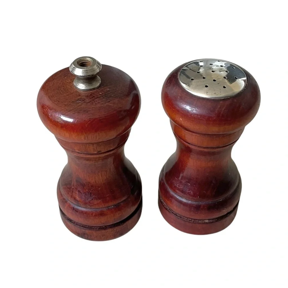 BARIBOCRAFT Canada Vintage Wooden Salt Shaker & Pepper Grinder